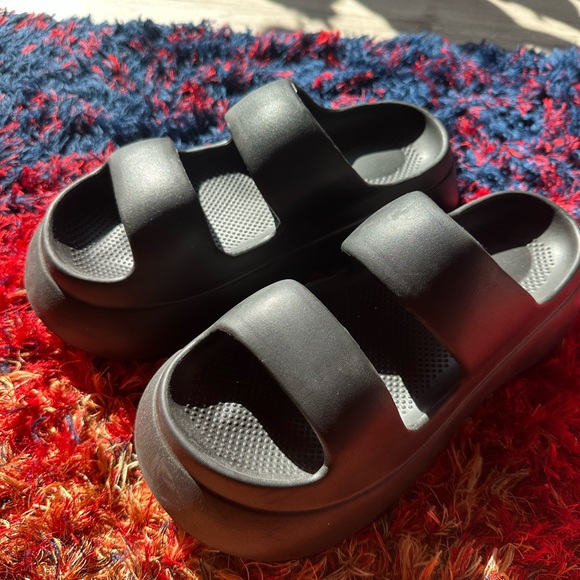 Black Cloud Platform Foam Slide Sandals - Picture 3 of 9